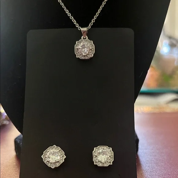 Elegant S 925 Stud Cubic Earrings - Picture 4 of 8